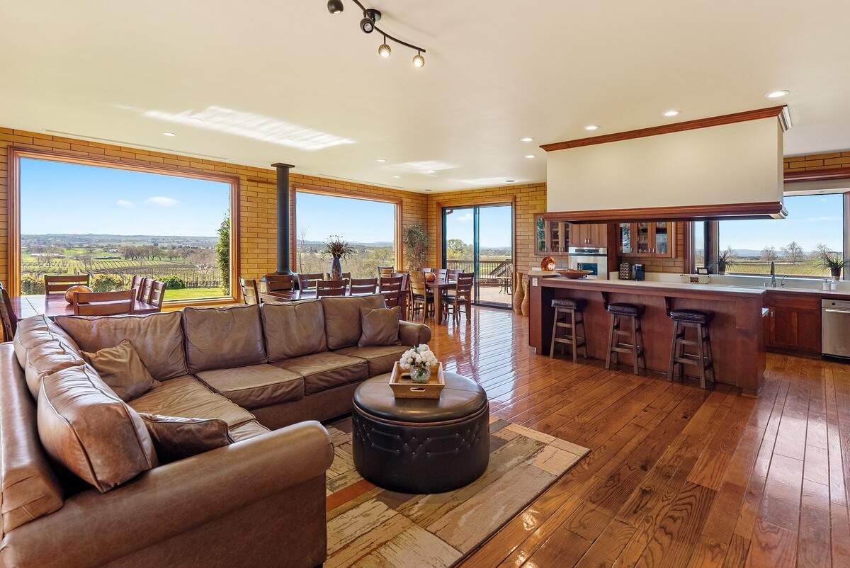 This 3,900 square foot house sits on Windfall Farms in Paso Robles, which recently went on the market for $33 million in July 2026. The 700-plus acre property also have a vineyard and equestrian park.